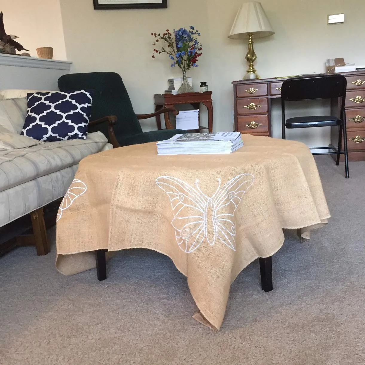 AAYU Burlap Square Tablecloth 45 x 45 Inch No Fray Butterfly Printed Table Topper for Dining Table Rustic Party and Wedding Decorations Arts and Crafts