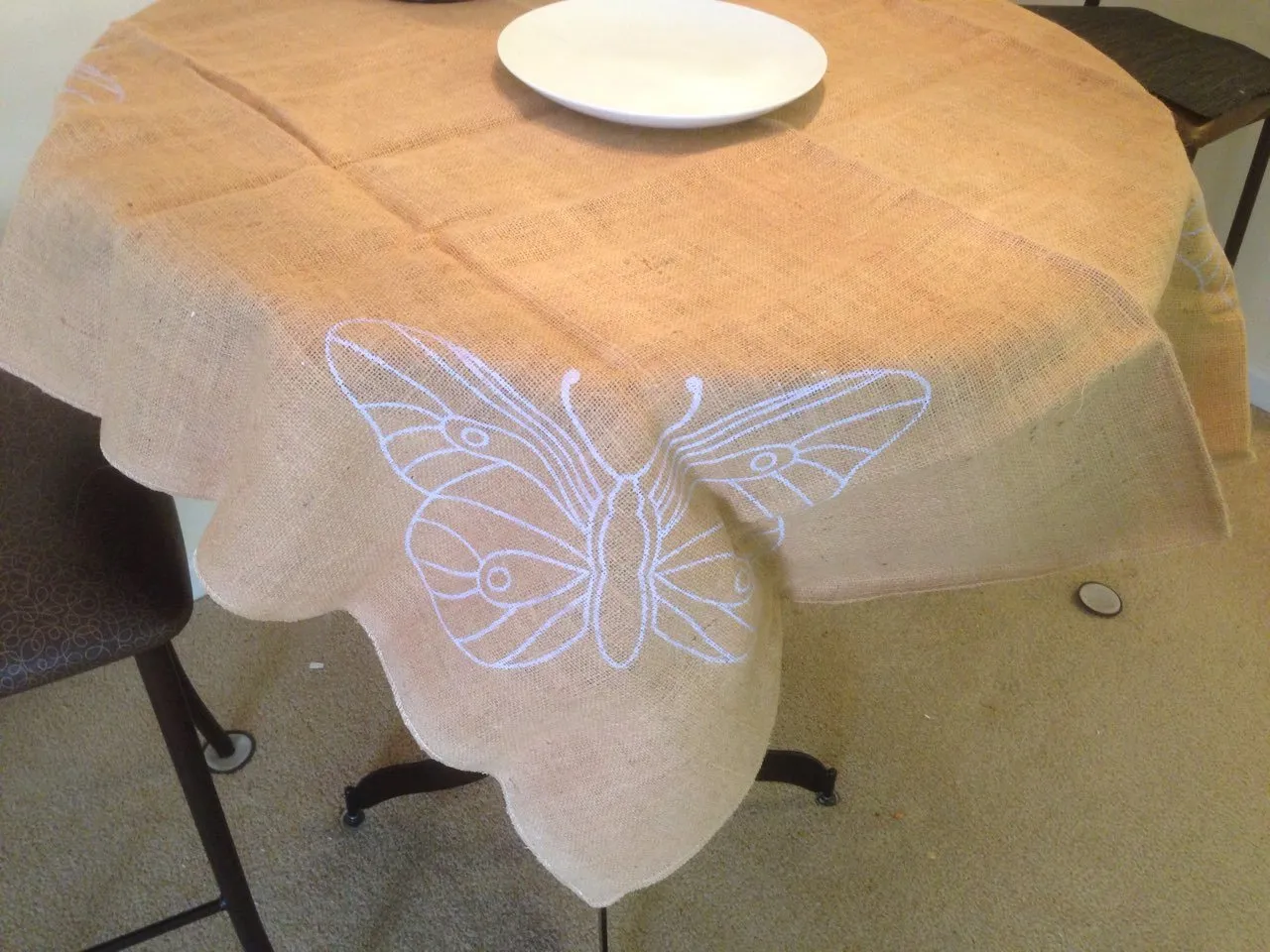 AAYU Burlap Square Tablecloth 45 x 45 Inch No Fray Butterfly Printed Table Topper for Dining Table Rustic Party and Wedding Decorations Arts and Crafts