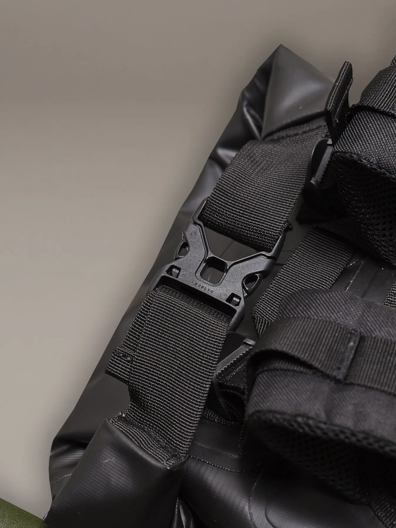 ANGLER TECH DRY BACKPACK - BLACK/GREY