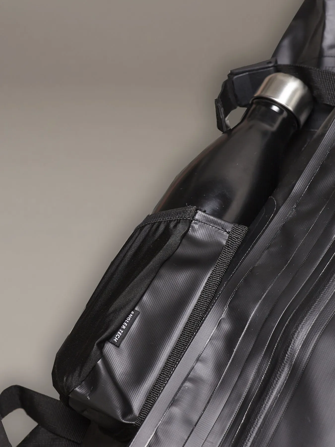 ANGLER TECH DRY BACKPACK - BLACK/GREY