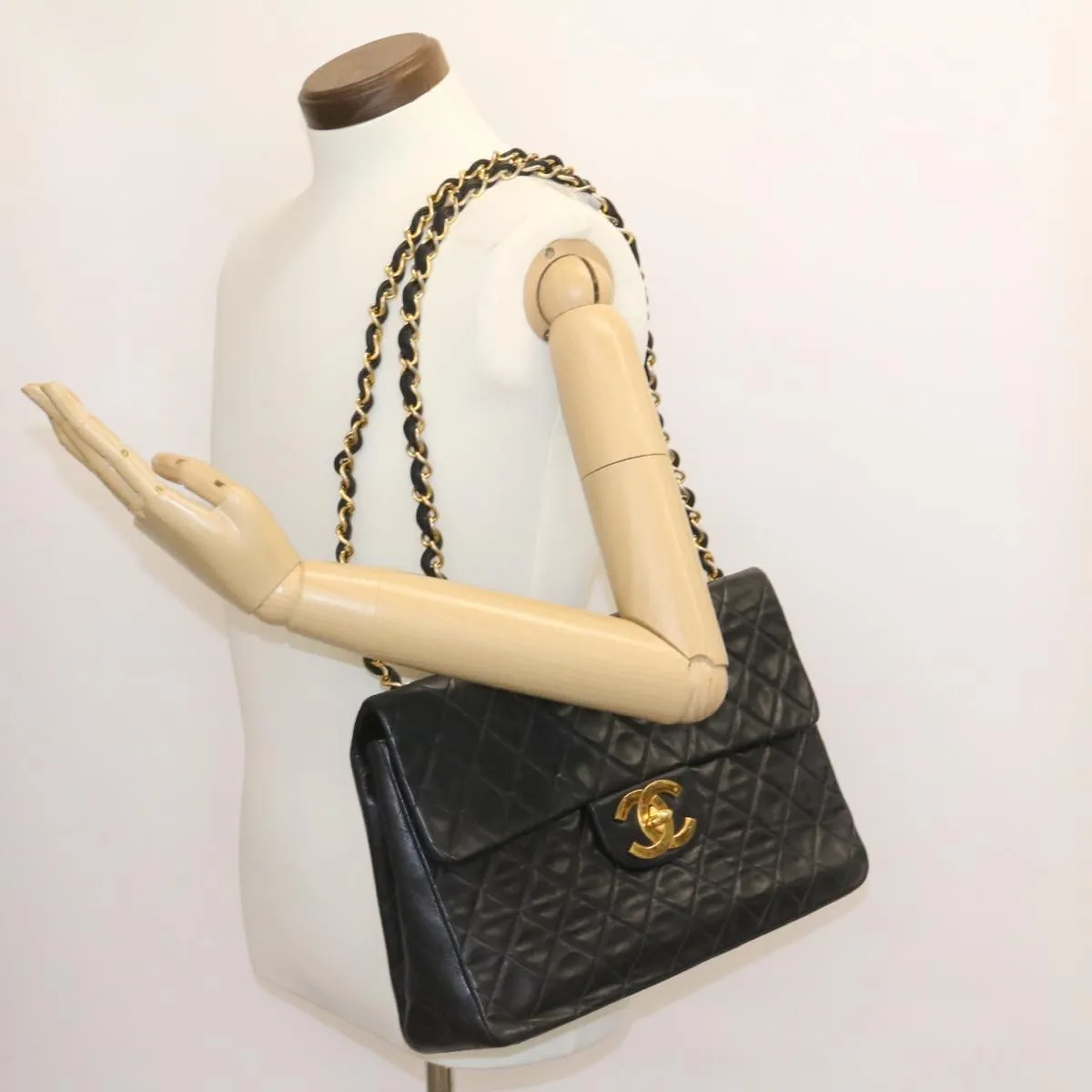 CHANEL Big Matelasse Flap Chain Shoulder Bag Lamb Skin Black Gold am1276gA