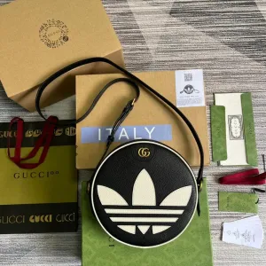 Charm - GG Bags - 1200