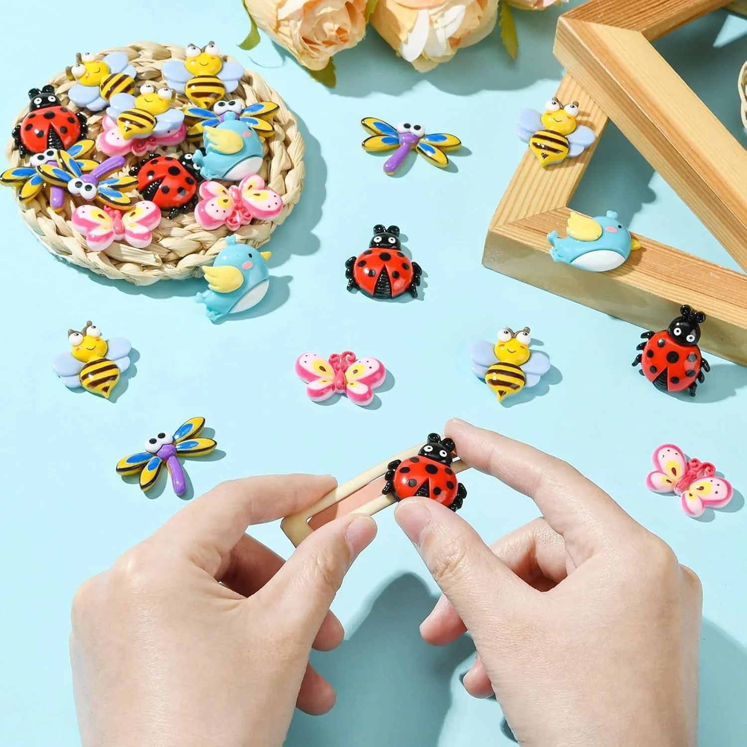 LiQunSweet 30 pcs 5 Styles Insect Theme Resin Cabochons Bee Butterfly Bird Ladybug Dragonfly Animal Flatback Charms for DIY Jewelry Embellishment Craft Phone Bag Shoes