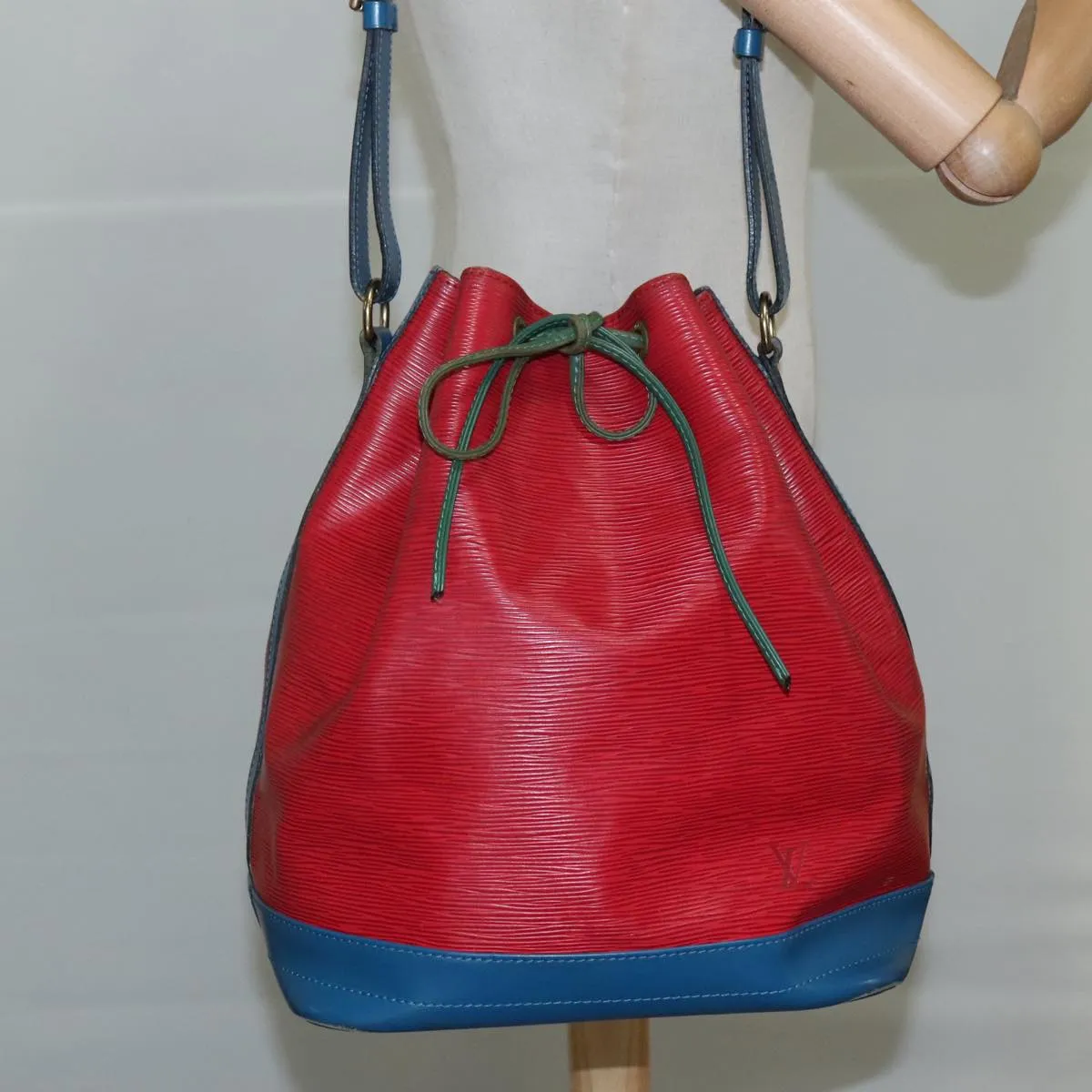 LOUIS VUITTON Epi Toriko Color Noe ShoulderBag Red Blue Green M44084 111393