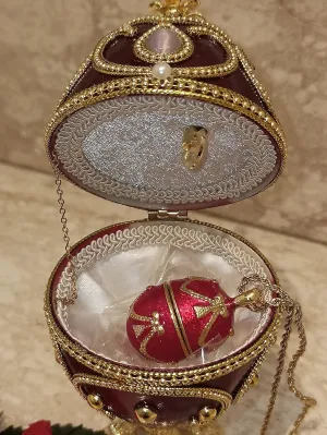 Luxury Gifts for women Red Faberge Egg Music Box Girlfriend Birthday gifts Romantic Jewelry box for teacher HANDCARVE Natural Eggs Crystal GEMSTONE MATCHING 24K GOLD Necklace Present box for her