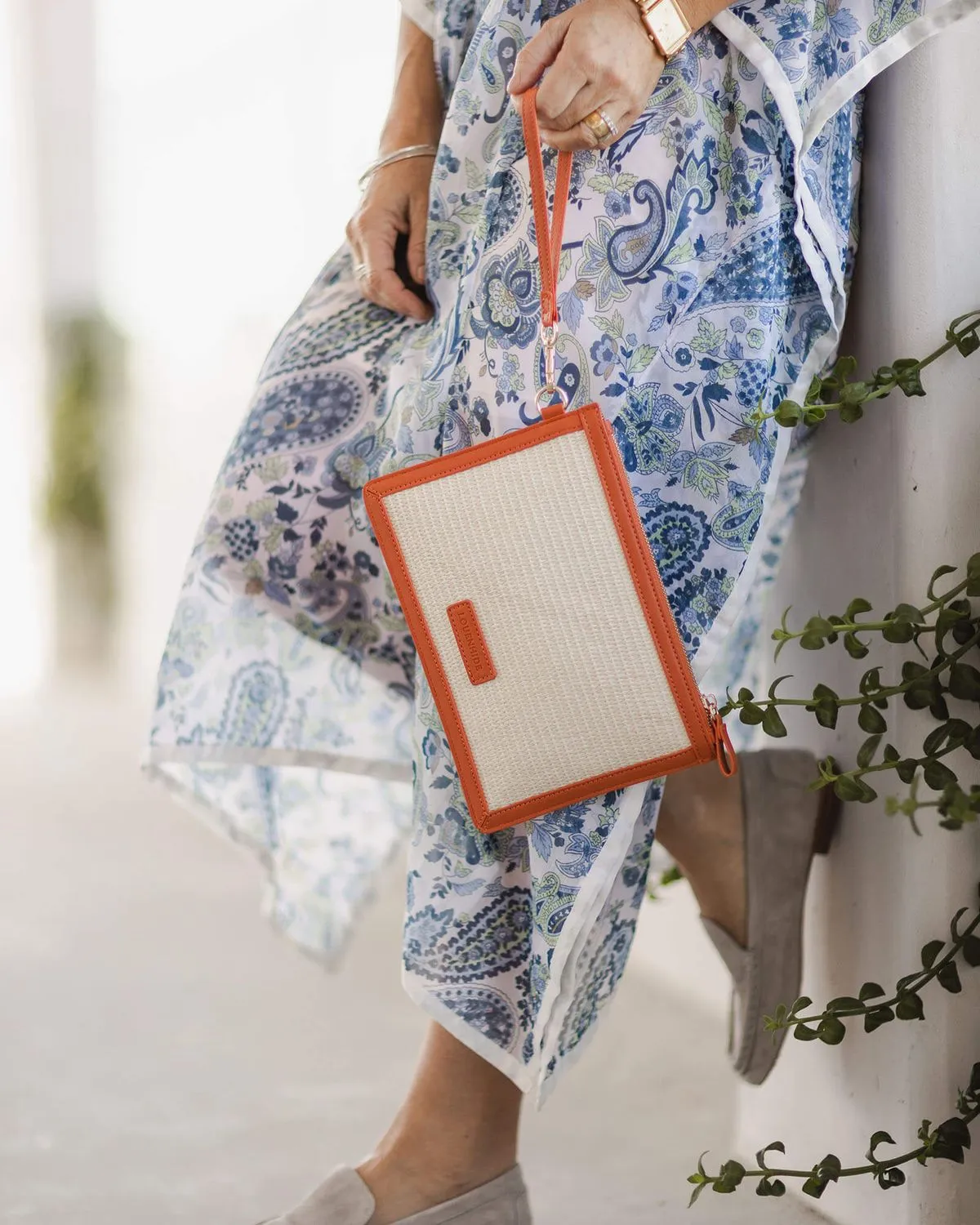 Olina natural clutch