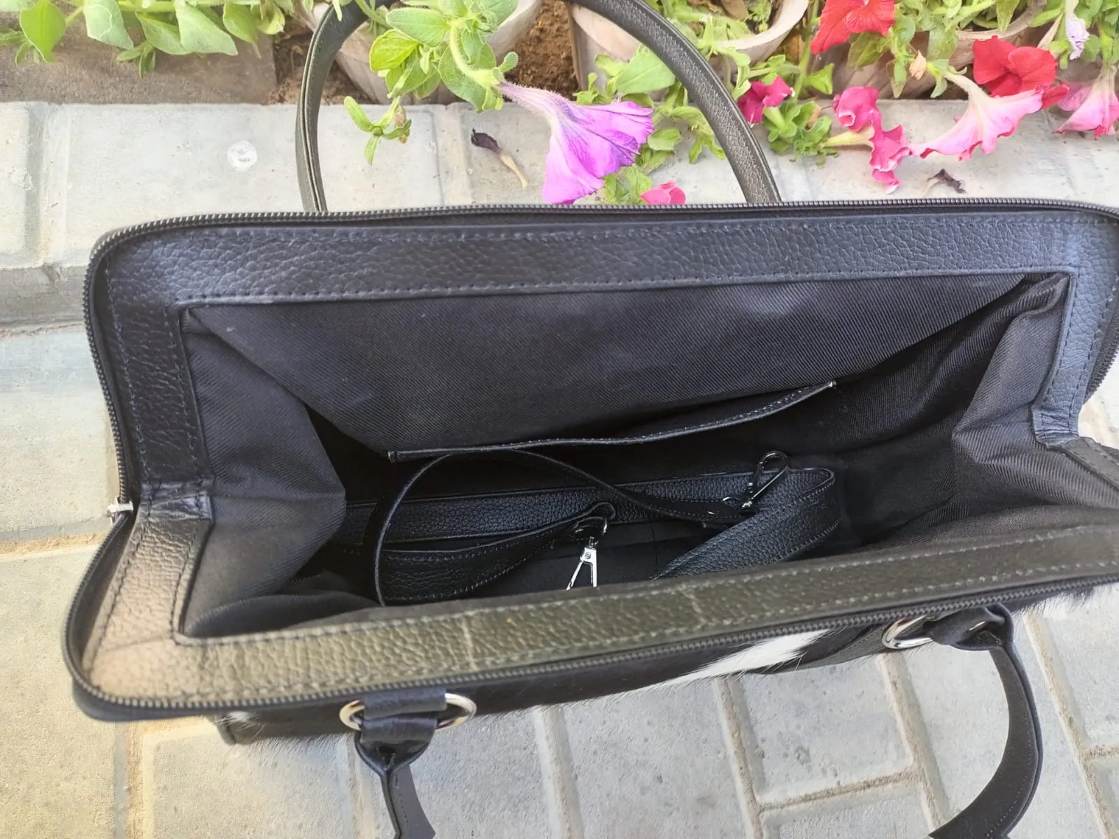Premium Leather Shoulder Bag for Women - Classic Black with Secure Zipper