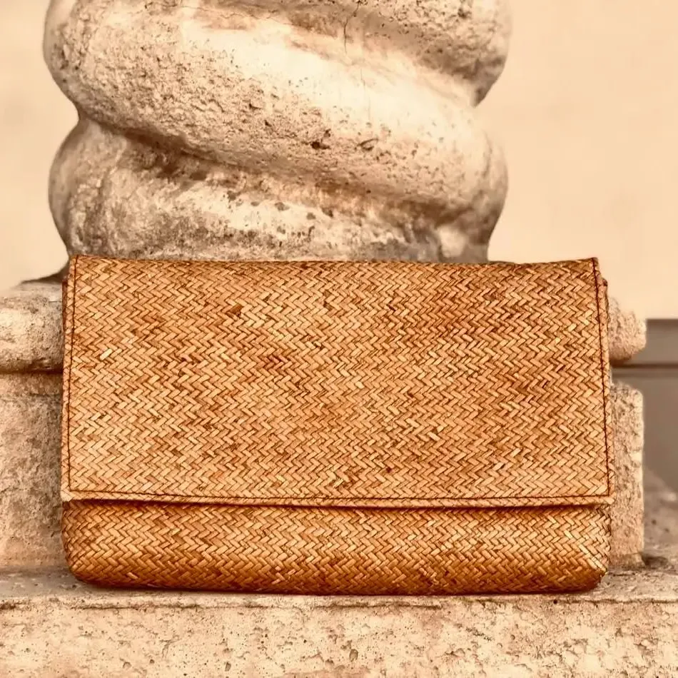 Rattan Clutch