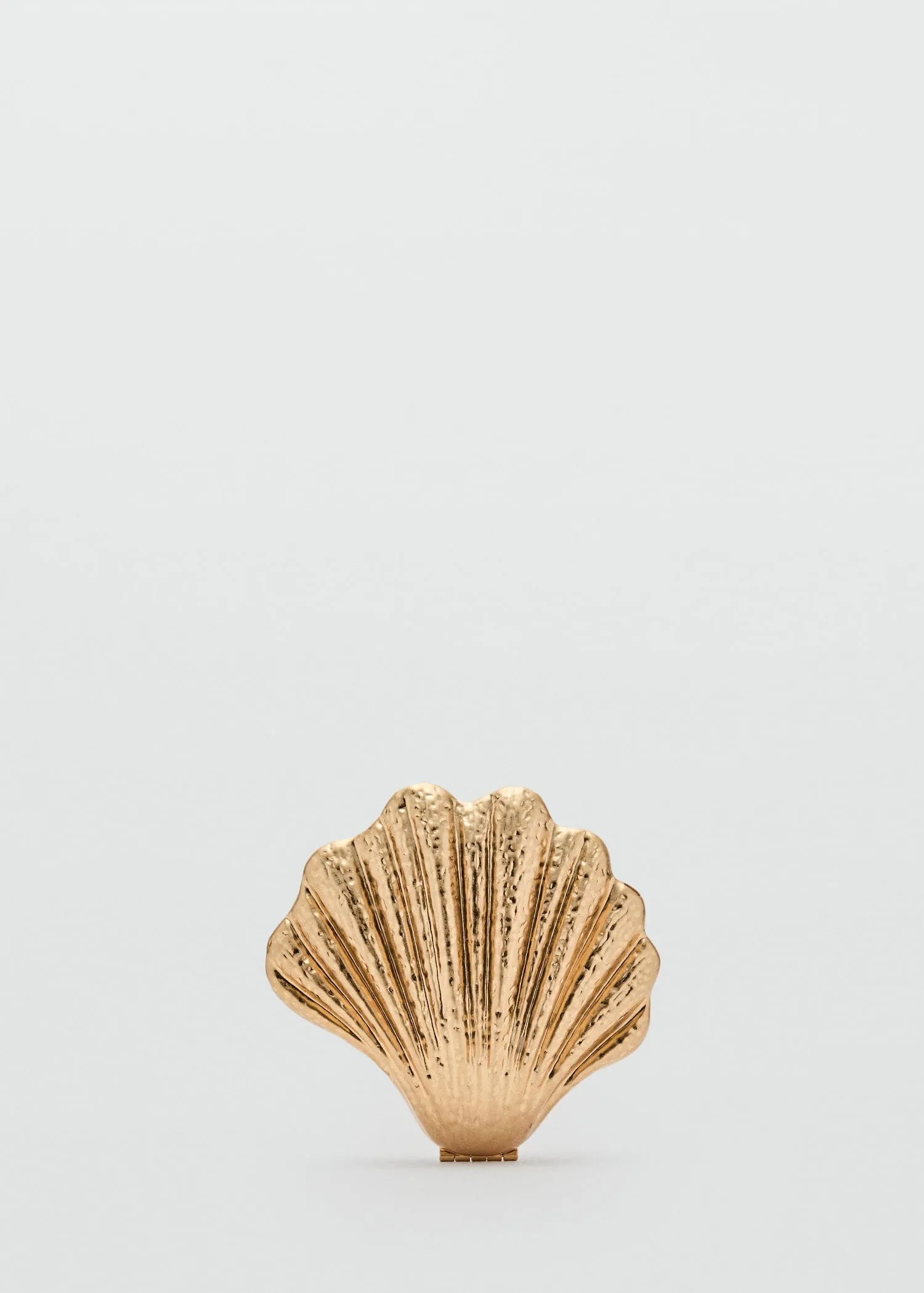 Shell design clutch bag