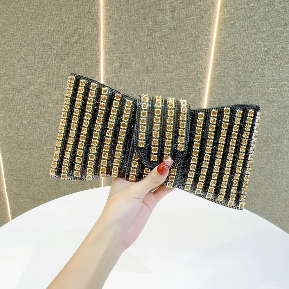 Sparkly Diamond Bow Evening Bag Clutch Purses for Women Rhinestone Glitter Shoulder Handbag for Party Prom Cocktail Wedding