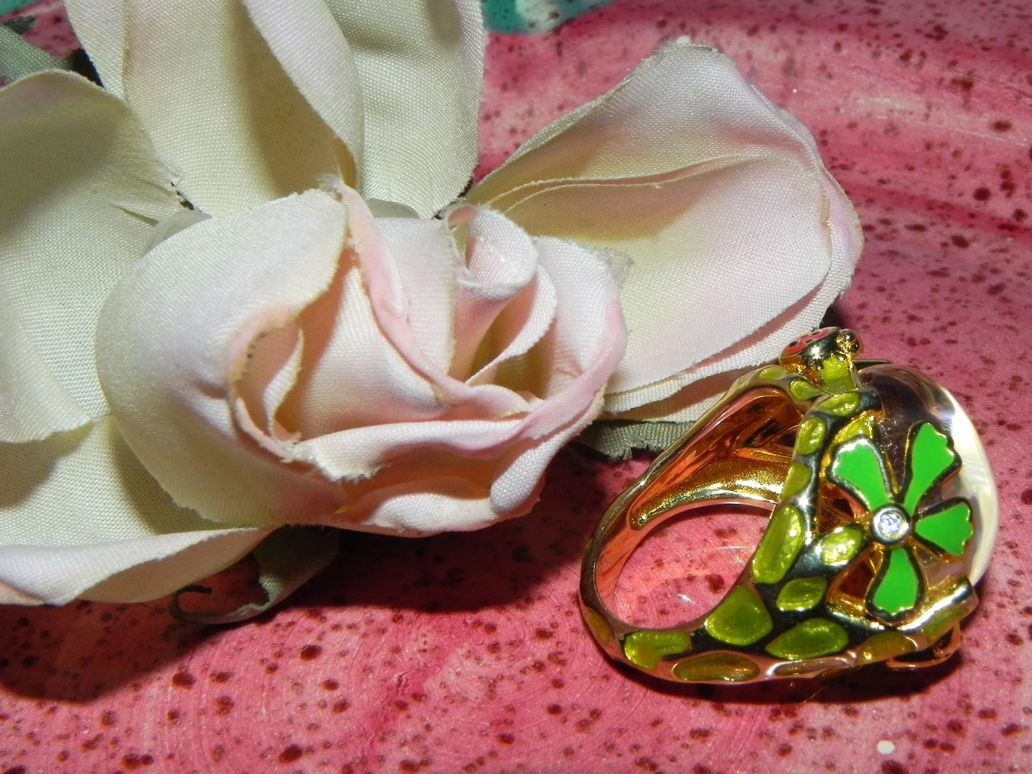 Sterling Ring, Domed Mother of Pearl w/ Enamel sz 7