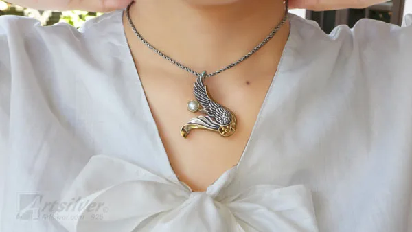 Wings in Open Orientation Style - KS 007