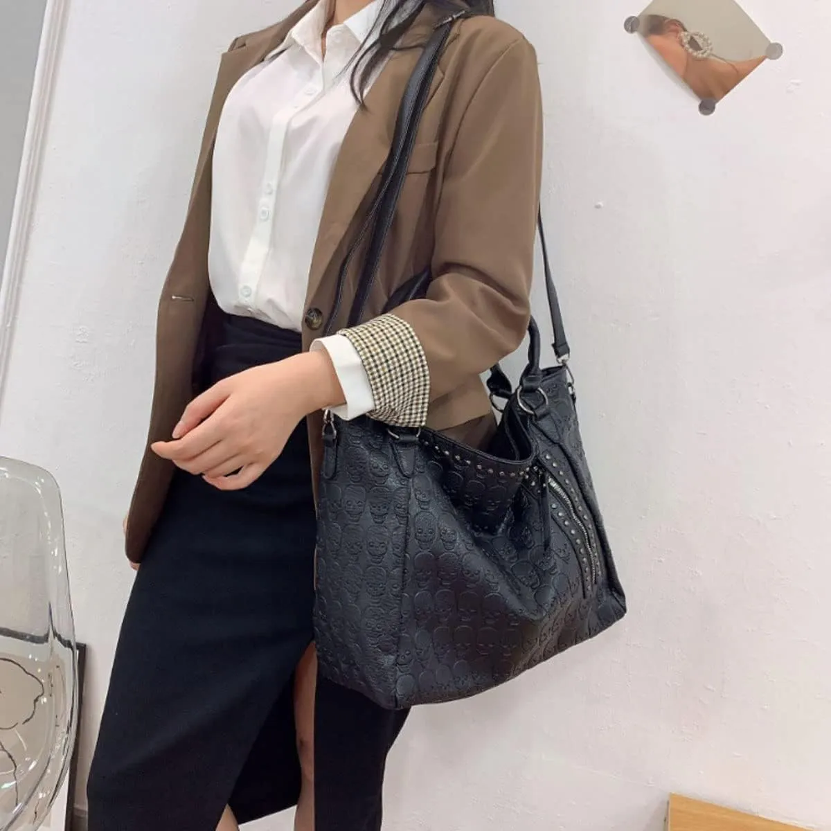 Women Skull Large Tote Bag Rivet Studded Handbag PU Leather Gothic Purse Printing Shoulder Bag Punk Satchel Black